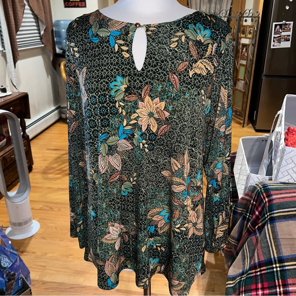 Susan Graver Size L Regular Liquid Knit A-Line Tunic with Keyhole Detail